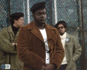 Daniel Kaluuya Signed 10x8 Photo AFTAL Authentication AA14047 - Foto 1 di 2