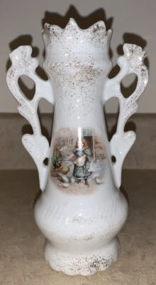 "Florero Bud Niña Alimentando Pájaros y Floral 6.5"" Porcelana" Foto 1 de 4