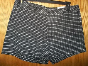 LIZ CLAIBORNE - WOMEN - SHORTS - BLACK MULTI - SIZE 14P (AC-17-579x2) - Picture 1 of 3
