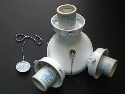 HAMPTON BAY 52'' CEILING FAN  REPLACEMENT LIGHT KIT TWHITE  3 7/8 - Image 1 of 4