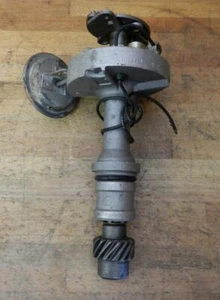 1970 Oldsmobile Cutlass f85 455 7.5L V8 4-BBL used Distributor 1111978 9M2 - Picture 1 of 8