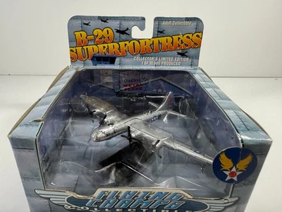Modelo de avión de metal fundido a presión Flying Champs B-29 Superfortress con soporte Foto 1 de 2