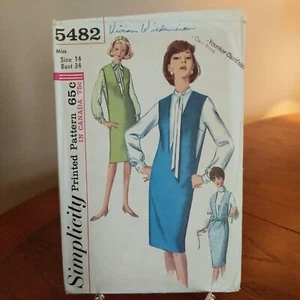 VTG 1960s SIMPLICITY 5482 WOMAN BLOUSE JUMPER VERY LOW V NECK & ARMHOLE BUST 34 - Imagen 1 de 4