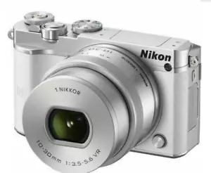 USED Nikon 1 J5 Digital Camera 10-30mm lens kit - Silver FREESHIPPING - Picture 1 of 1