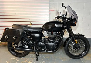 TRIUMPH BONNEVILLE T100 2019 4K MILES ONE OWNER FROM NEW - Picture 1 of 24