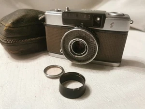 Olympus PEN EE-S analoge Halbformatkamera 35 mm mit Filter, Haube und Originalkoffer - Bild 1 von 11