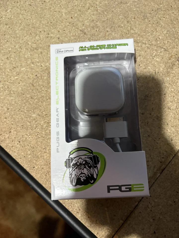 Cargador todo en uno de pared o coche PGE Pugs Gear Electronics para iPod/iPhone/iPad Foto 1 de 1