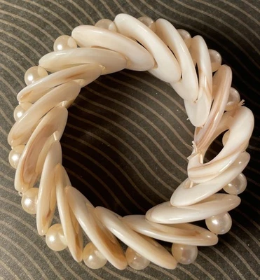 Винтажный белый перламутровый браслет из абалона с цветочной огранкой бисер эластичный - Изображение 1 из 4
