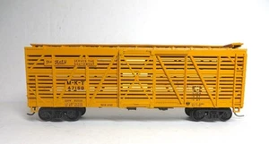 HO Gauge Athearn MKT The Katy Cattle Car Stock Car in Yellow Low Ship Upgraded - Picture 1 of 5