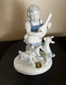 🕊️VNTG GEROLD PORZELLAH MÄDCHEN mit LAUTE & 2 LÄMMER FIGUR BAYERN WESTDEUTSCHLAND - Bild 1 von 8
