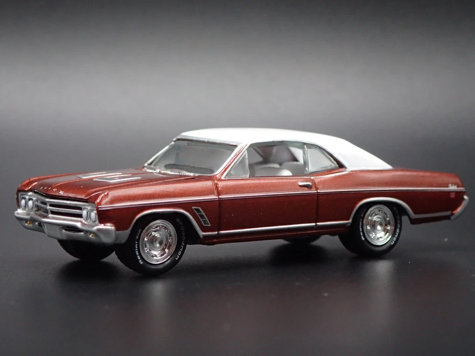 1966 66 Buick Skylark GS Rosso 1:64 Scala da Collezione Diorama Modellino Auto - Immagine 1 di 4