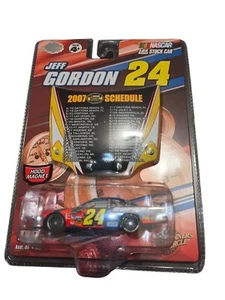 2007 Jeff Gordon 1/64 Winners Circle #24 NASCAR Schedule W/ Hood Magnet - Picture 1 of 2