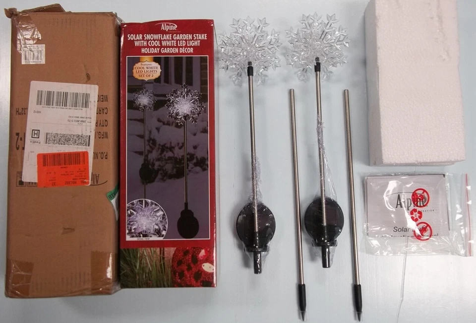 ALPINE CORP. SOLAR SNOWFLAKE GARDEN STAKE WITH COOL WHITE LED LIGHT HOLIDAY GARD - Image 1 of 1