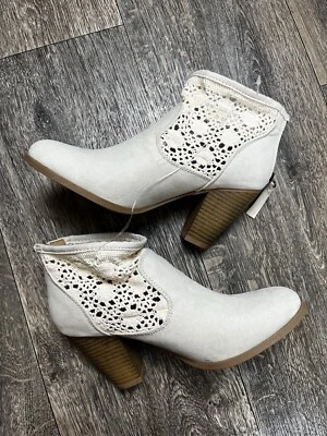 Qupid Cream Chunky Booties Faux Suede Crochet Ankle Boots Western Cottagecore - Image 1 of 4