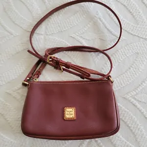 Dooney & Bourke pebble grain small pouch crossbody preowned burgandy - Picture 1 of 17