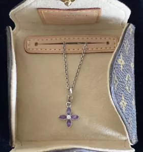 LOUIS VUITTON 18ct White Gold Monogram Flower Pendant - Picture 1 of 10
