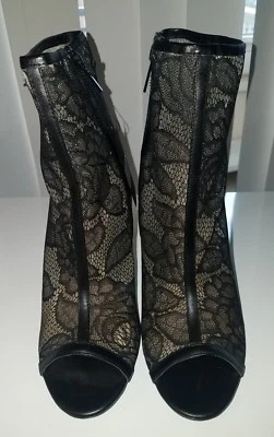 Botines Forever 21 negros veganos de cuero y encaje peep toe talla: 10 Foto 1 de 4