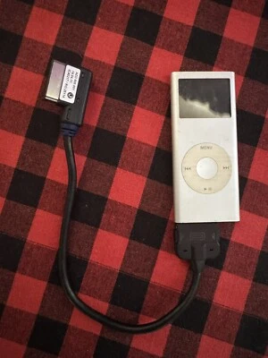 Apple iPod A1199 Nano 2GB Silver 2nd Generation Working - Image 1 of 4