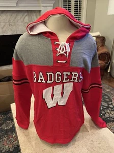 NWT Wisconsin Badgers Colosseum Lace-Up Logo Pullover Hoodie - Red Large Men’s - Picture 1 of 4