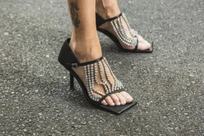 Nuevas Sandalias Zara $129 Estrás Puntera Cuadrada Negras 1343/610 Talla 10 RARAS Foto 1 de 4