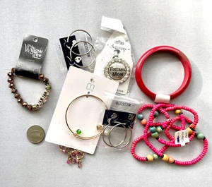 BUNDLE MIXED LOT OF NEW USED & SCRAP JEWELRY PIECES BRACELETS NECKLACES AND MORE - Picture 1 of 4