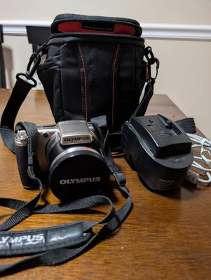 Olympus Digital Bridge Camera SP-800UZ 14.0MP Silver/Black Tested Works.  W/Case - Image 1 of 4