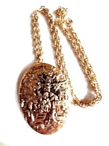 Vintage großes ovales goldfarbenes Medaillon niederländische Szene 24" goldfarbene Kette unsigniert - Bild 1 von 4