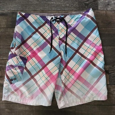 Pantalones Cortos de Natación BKE Hebilla Deportivos Calce Atlético Para Hombre 38/23 Geométricos  Foto 1 de 4