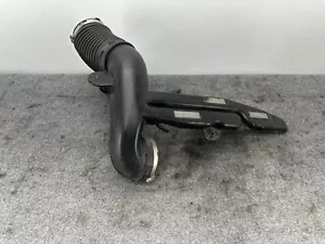 CADILLAC ESCALADE ESV 6.2L 07-13 OEM AIR CLEANER OULET DUCT INTAKE DUCT PIPE - Picture 1 of 6