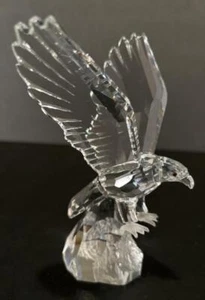 CUT GLASS CRYSTAL FLYING LANDING  EAGLE  FIGURINE EXQUISITE - Picture 1 of 10