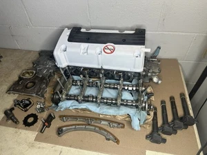 2006-11 Honda Civic Si K20Z3 cylinder head complete.dc5,dc2,eg6,ek9,si,sir,K20 - Picture 1 of 14