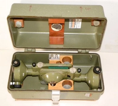 (2) Vintage KERN AARAU Swiss Surveying Targets w/ Bubble Levels in Original Case - Image 1 of 4
