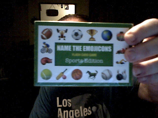 NOMBRE LOS EMOJICONOS EDICIÓN DEPORTIVA TARJETA FLASH CUMPLEAÑOS FIESTA DE NAVIDAD PUBLICACIÓN GRATUITA EN REINO UNIDO Foto 1 de 1