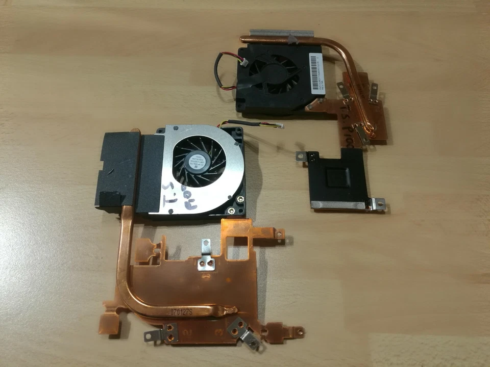 Set Fans + Heatsink for Toshiba Satellite P100 Series Fan Heatsink Fan - Image 1 of 1