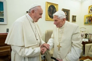 Pope Benedict and Francis Christian Roman Catholic POSTER PICTURE PHOTO PRINT - Picture 1 of 1