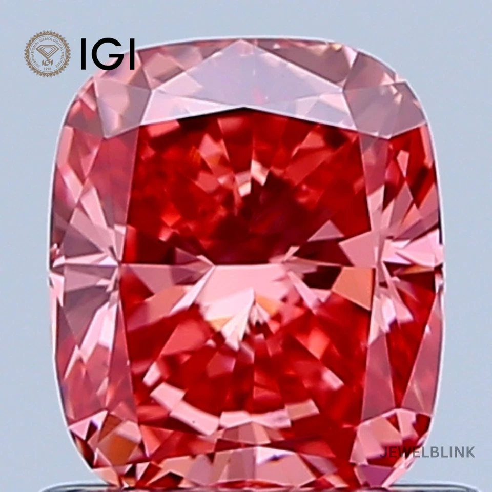 IGI Certified 0.86 Carat Fancy Vivid Pink VVS1 Cushion Cut CVD Lab Grown Diamond - Image 1 of 4