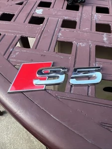✅ Audi S5 Genuine OEM Chrome Badge - Picture 1 of 2
