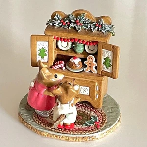 Wee Forest Folk Christmas Figurine Donna Petersen Signed - Picture 1 of 7