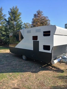 Caravan - Picture 1 of 6