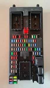 RANGE ROVER SPORT L320 LAND ROVER DISCOVERY 3/4 TDV6 MAIN FUSE BOX YQE500420 - Picture 1 of 3