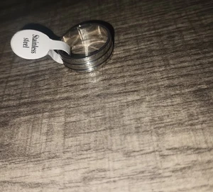 Size 8 Stainless Steel Ring New - Picture 1 of 3