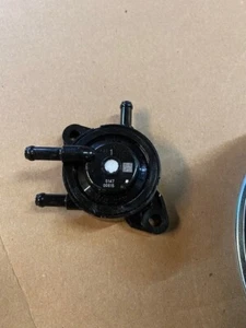 E-Z-GO OEM Replacement Fuel Pump - 2008-2019 Kaw Carbureted Engine – (602061) - Foto 1 di 1