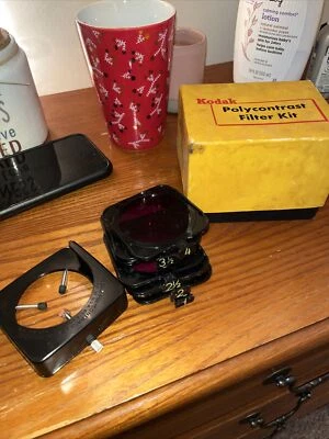 KIT, KODAK POLYCONTRAST FILTERS, SIZES: 1--4" YELLOW BOX. - Image 1 of 4