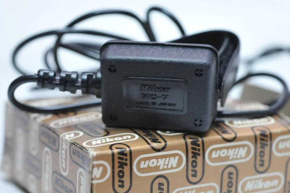 Nikon MC-7 Connecting Cord For Battery Pack F2 - Image 1 of 2