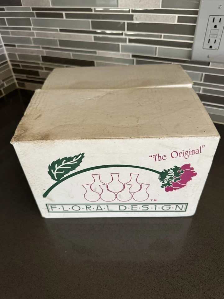 Jarrón de vidrio de diseño floral Horticultural Institute 18 estación de propagación Foto 1 de 4