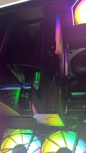 GIGABYTE Radeon RX 9070 XT Gaming OC 16G GDDR6 Graphics Card - Lightly Used  - Picture 1 of 6