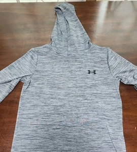 Under Armour Boys Light Weight Hooded Shirt Long Sleeve Gray Large T13 - Picture 1 of 3