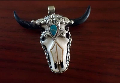 Colgante Calavera Longhorn Tallada de 3 pulgadas con Turquesa Foto 1 de 4
