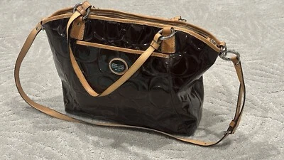 22V/COACH PATENT LEATHER HANDBAG/F20028/PEYTON/BLACK/LEATHER TRIM! - Image 1 of 4