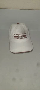 Cappello Arkansas Razorbacks Strapback Regolabile Bianco di University Square - Foto 1 di 6
